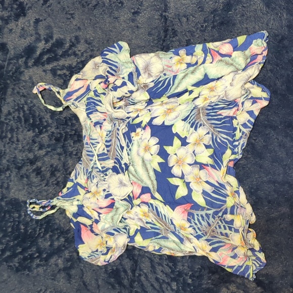 Top - Picture 2 of 2